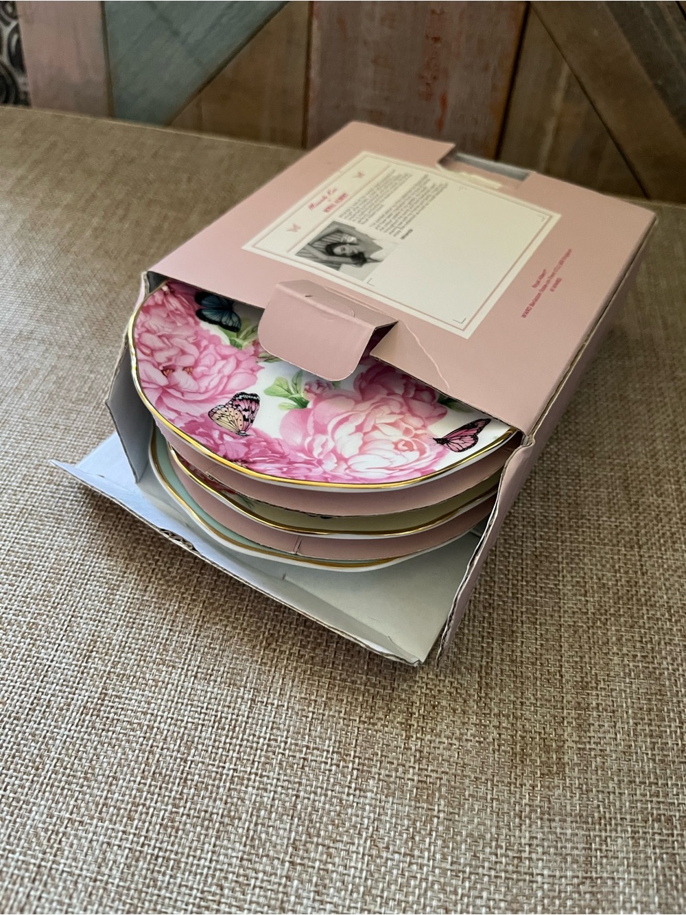 Royal Albert Mirada Kerr Pink Floral Porcelain plates - Picture 2 of 10